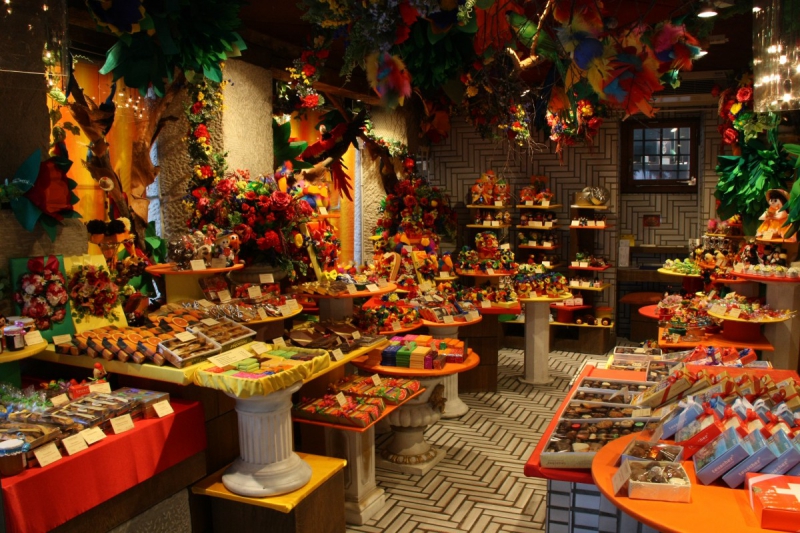 boutique-TAVERNES-min_candy_store_chocolate_shop_chocolate_switzerland-393515